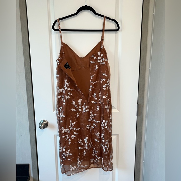 J Crew Collection Embroidered 90’s Core Strappy Slip Dress Midi Size 4 - Picture 4 of 9